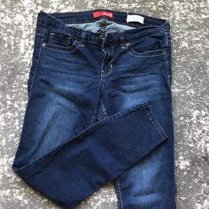 Guess size 29 blue jeans with lots of stretch